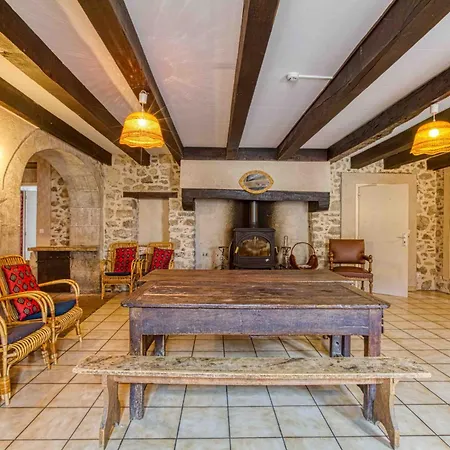 Maison De L Albine, Gite De Groupe Holiday home